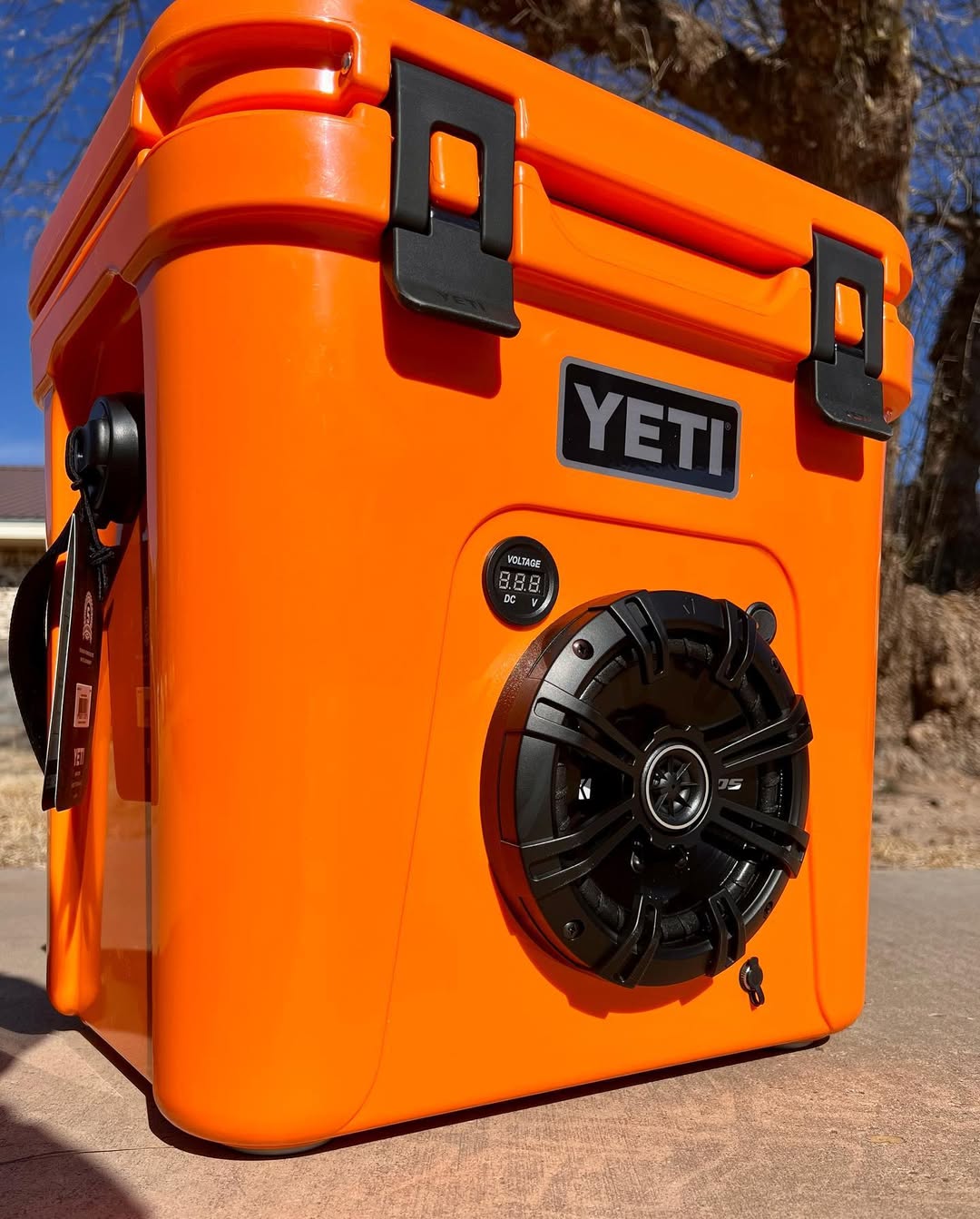 YETI Tundra 35 cooler UK TG Audio speaker system compact insulated cooler with RGB LED lighting Bluetooth outdoor portable cooler