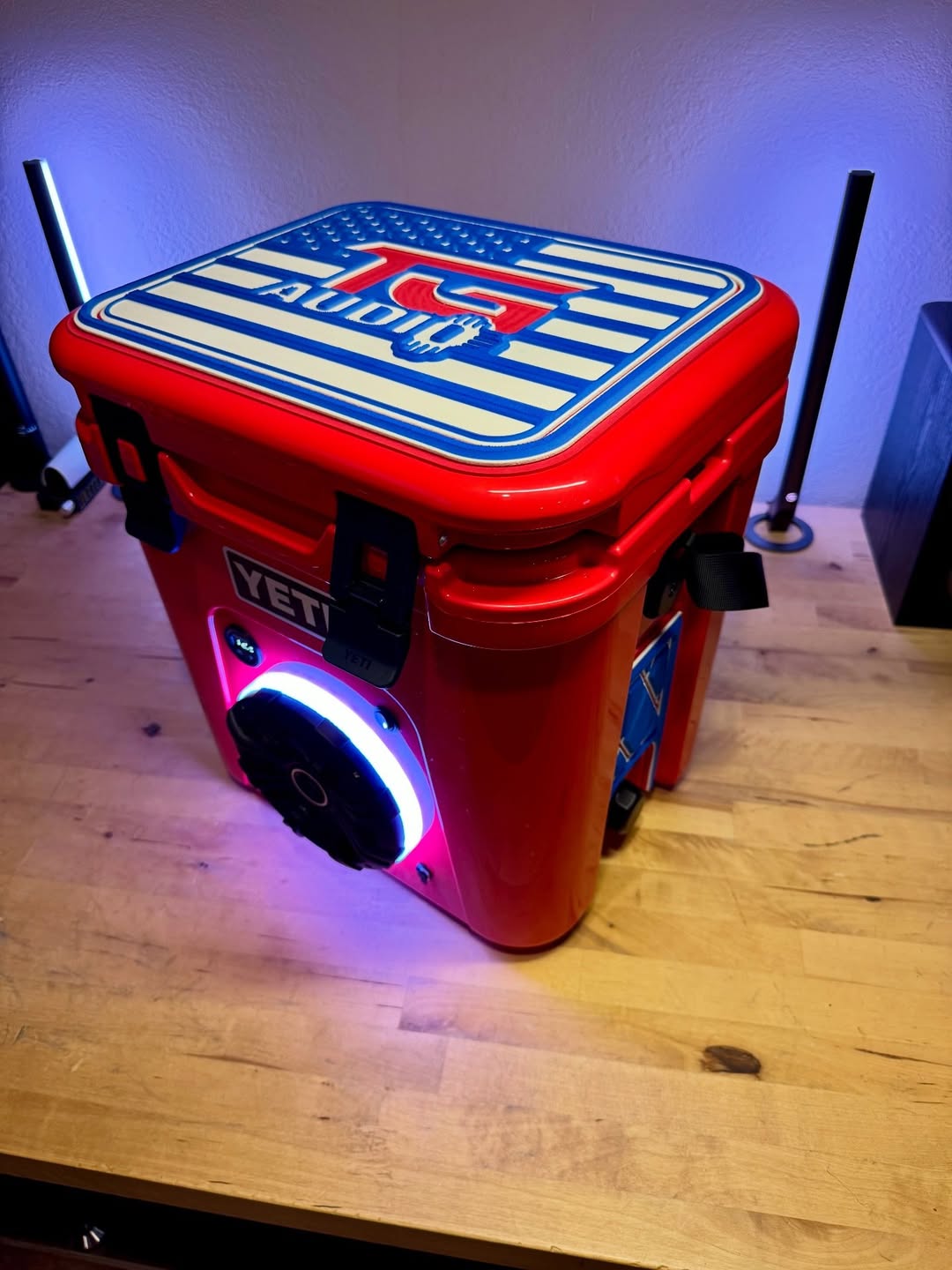 yeti roadie 24 cooler speaker uk rescue red