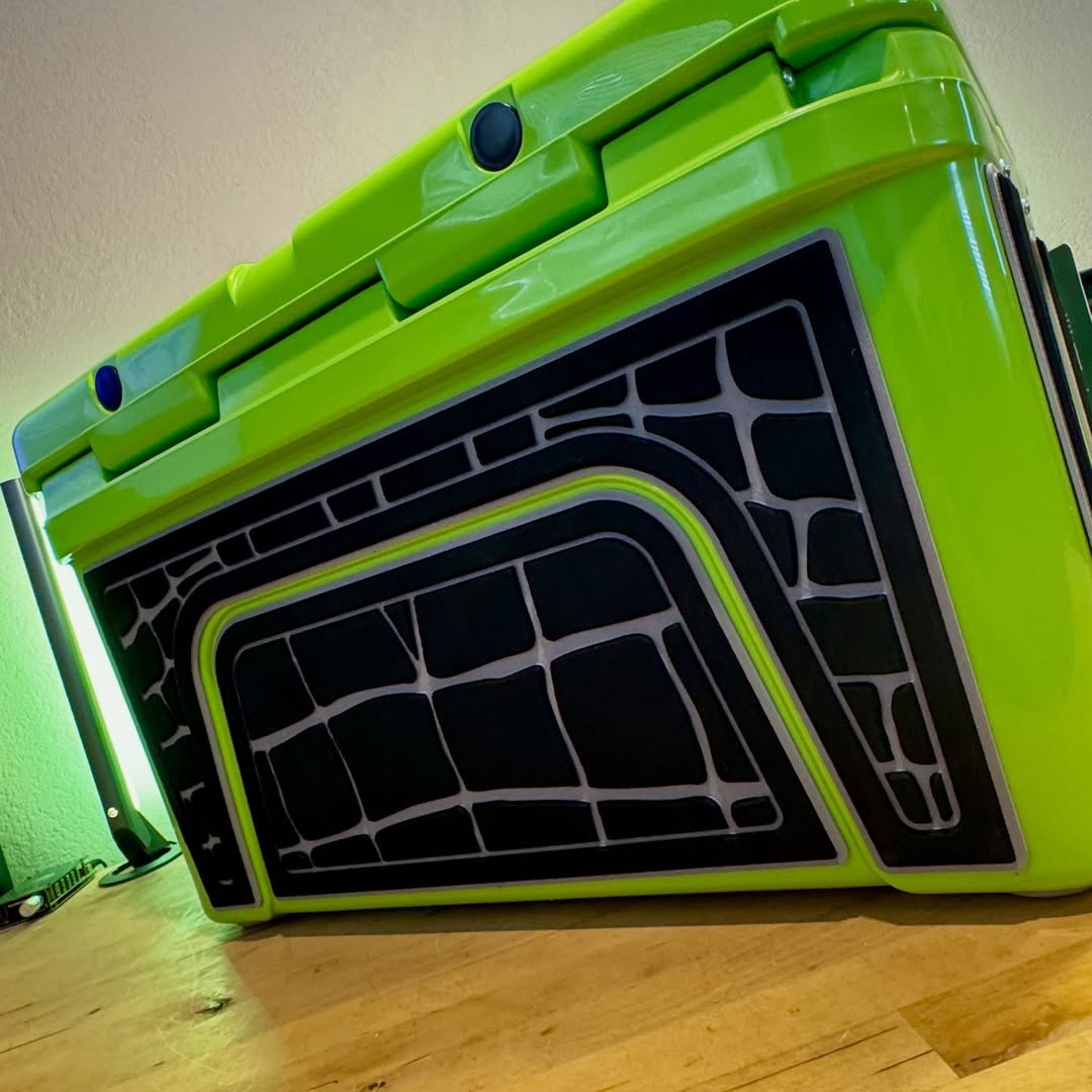 yeti tundra 45 venom cooler speaker uk
