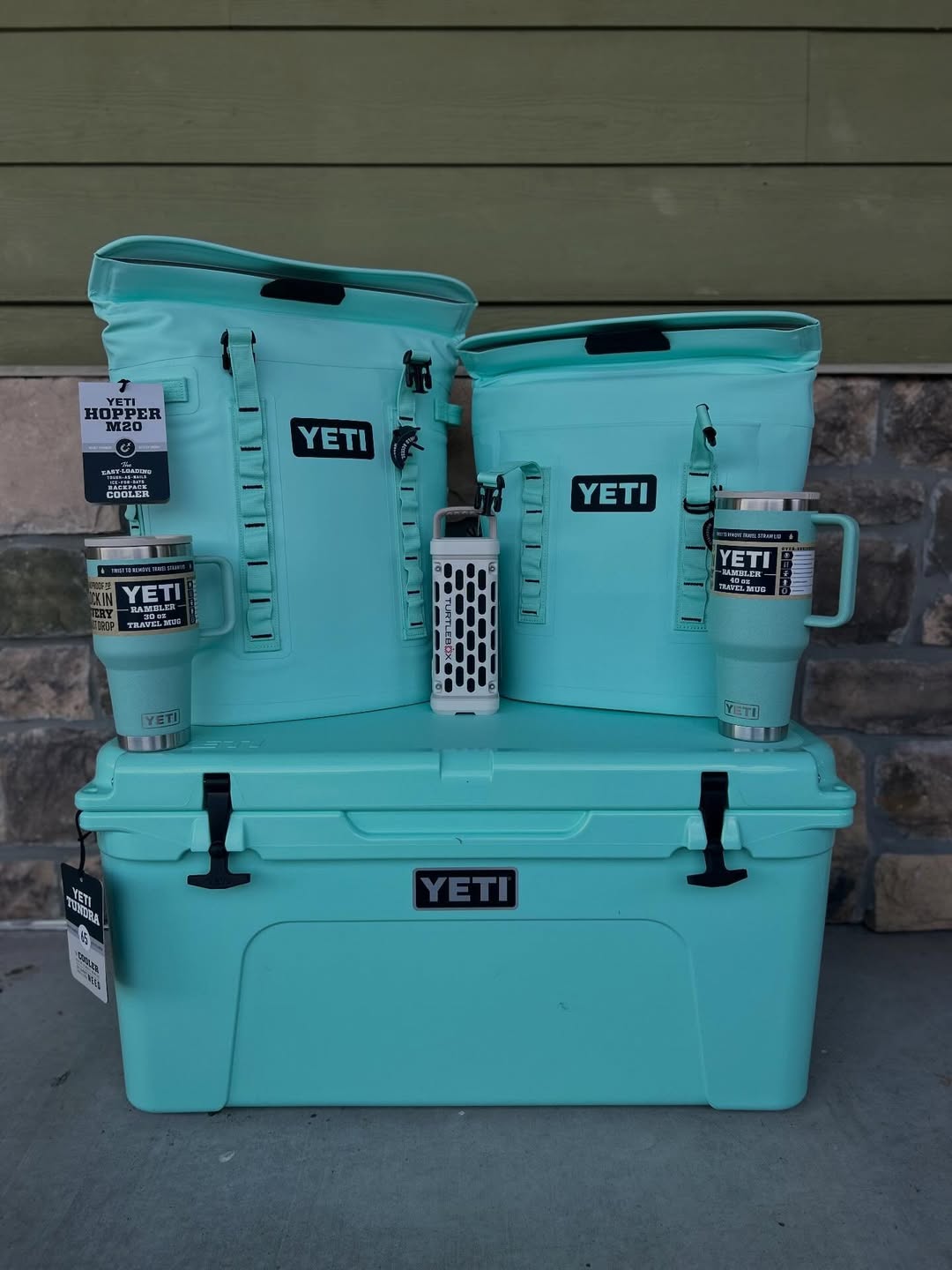 Amazing Seafoam YETI Hopper M30 Tote Soft Cooler Adventure Bag