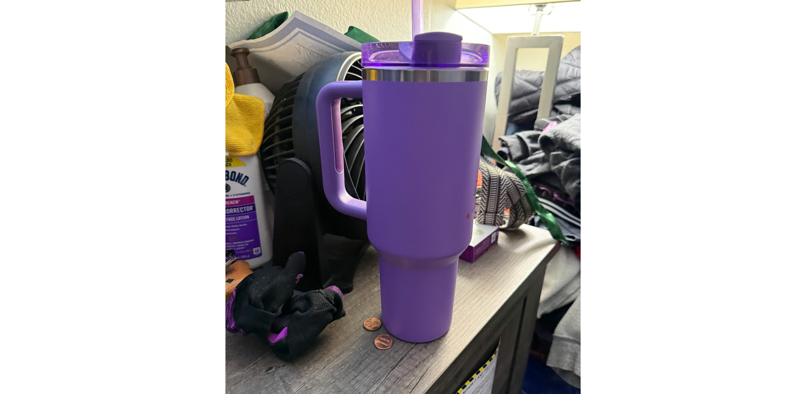 Olivia Rodrigo Stanley Cup 40oz insulated tumbler travel mug UK Europe trendy cooler