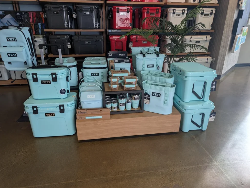 Amazing YETI Tundra 45 Hard Cooler UK Seafoam