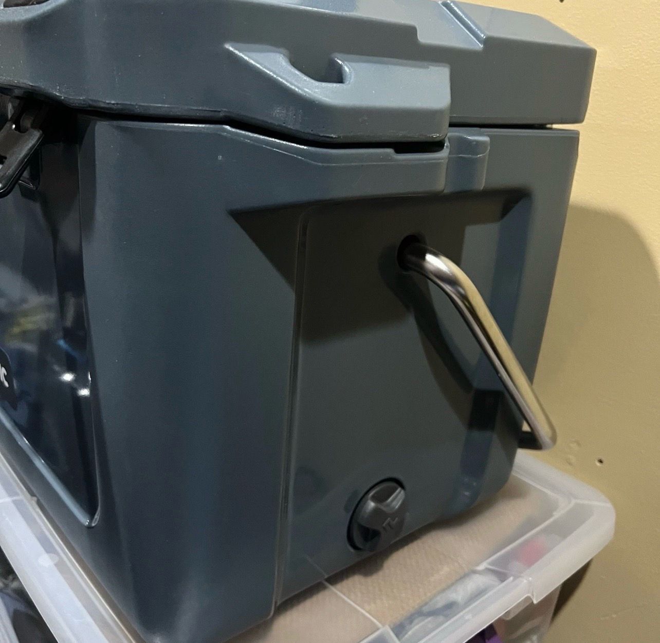 Compact hard cool box UK for beach trips camping fishing and outdoor adventures