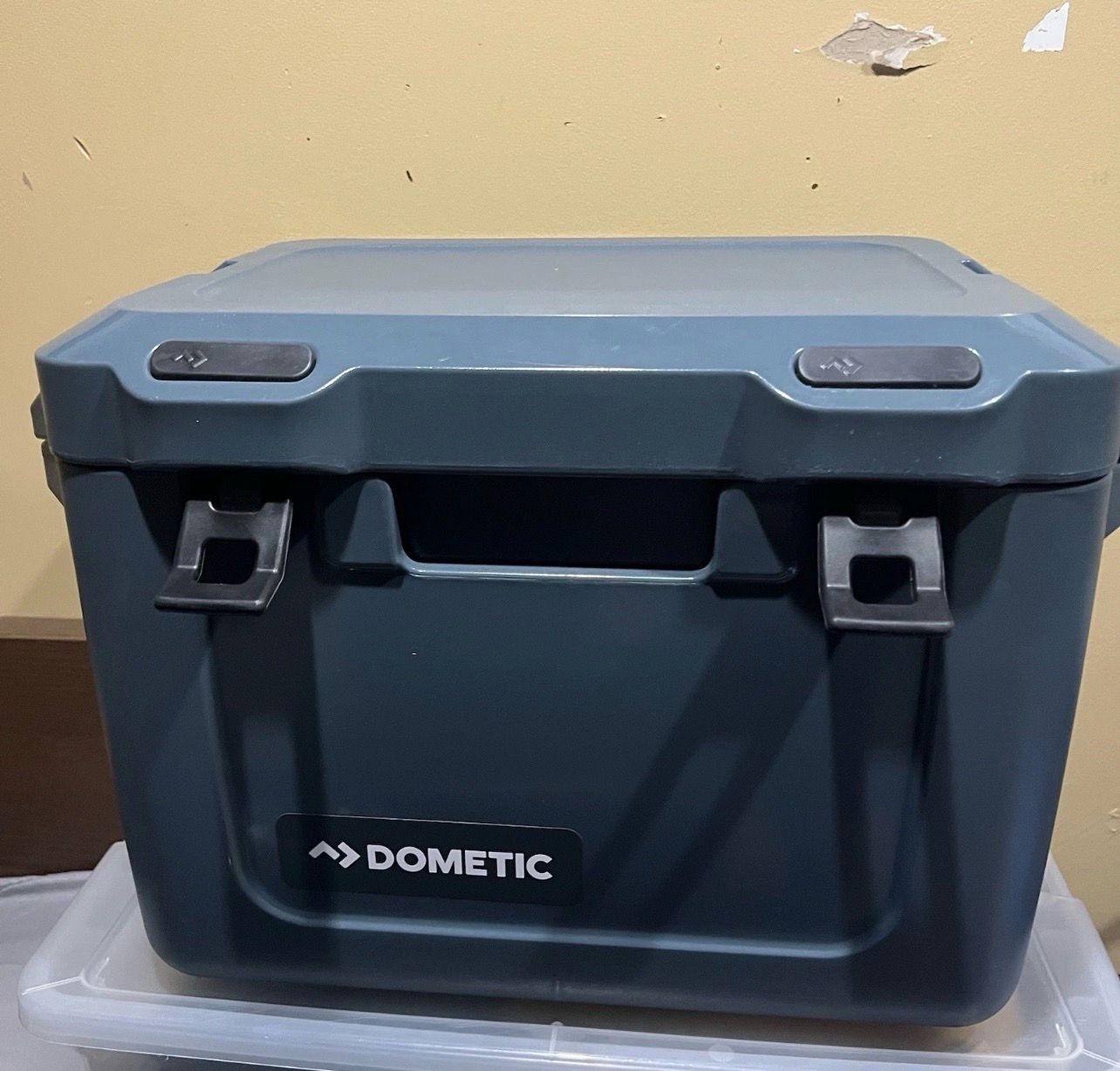 Dometic Patrol 20 Ocean Blue Cooler Box brand new insulated hard cooler for camping fishing and beach trips