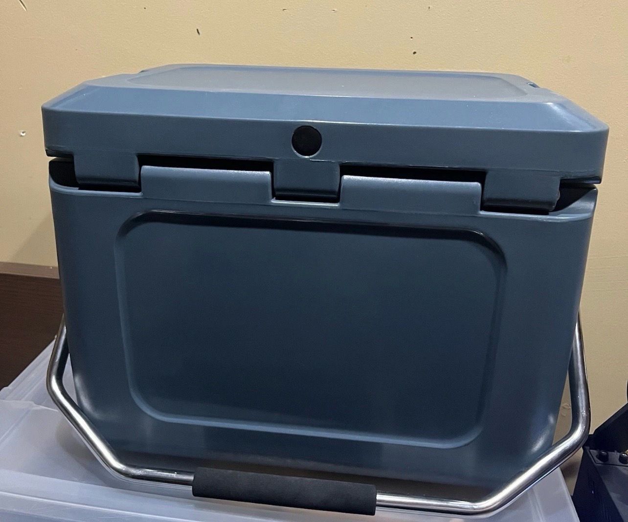 Dometic Patrol 20 Ocean Blue Cooler Box brand new insulated hard cooler for camping fishing and beach trips