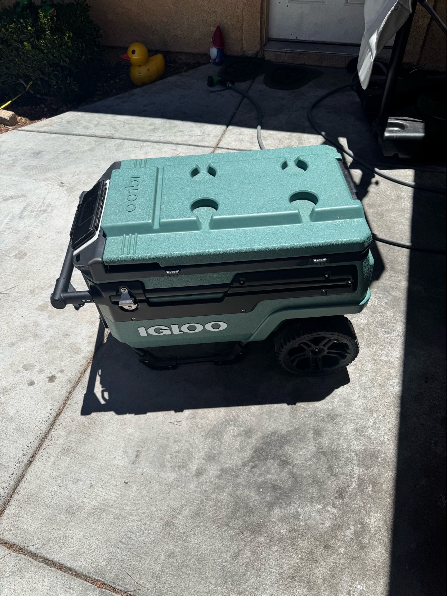 Igloo Trailmate Journey 70QT Cooler UK Green Wheeled Cooler