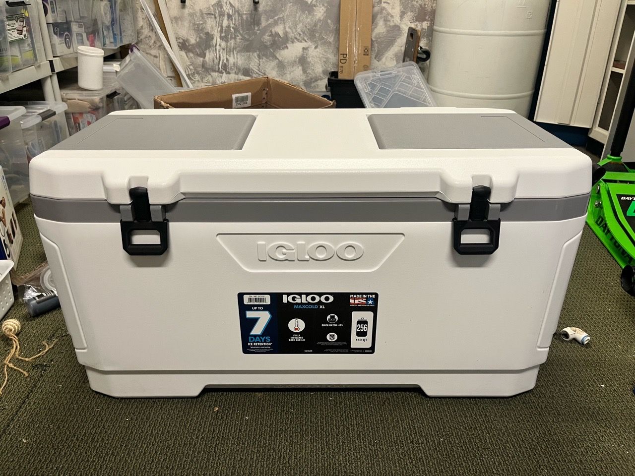 Igloo MaxCold XL 150QT Cooler UK White Brand New