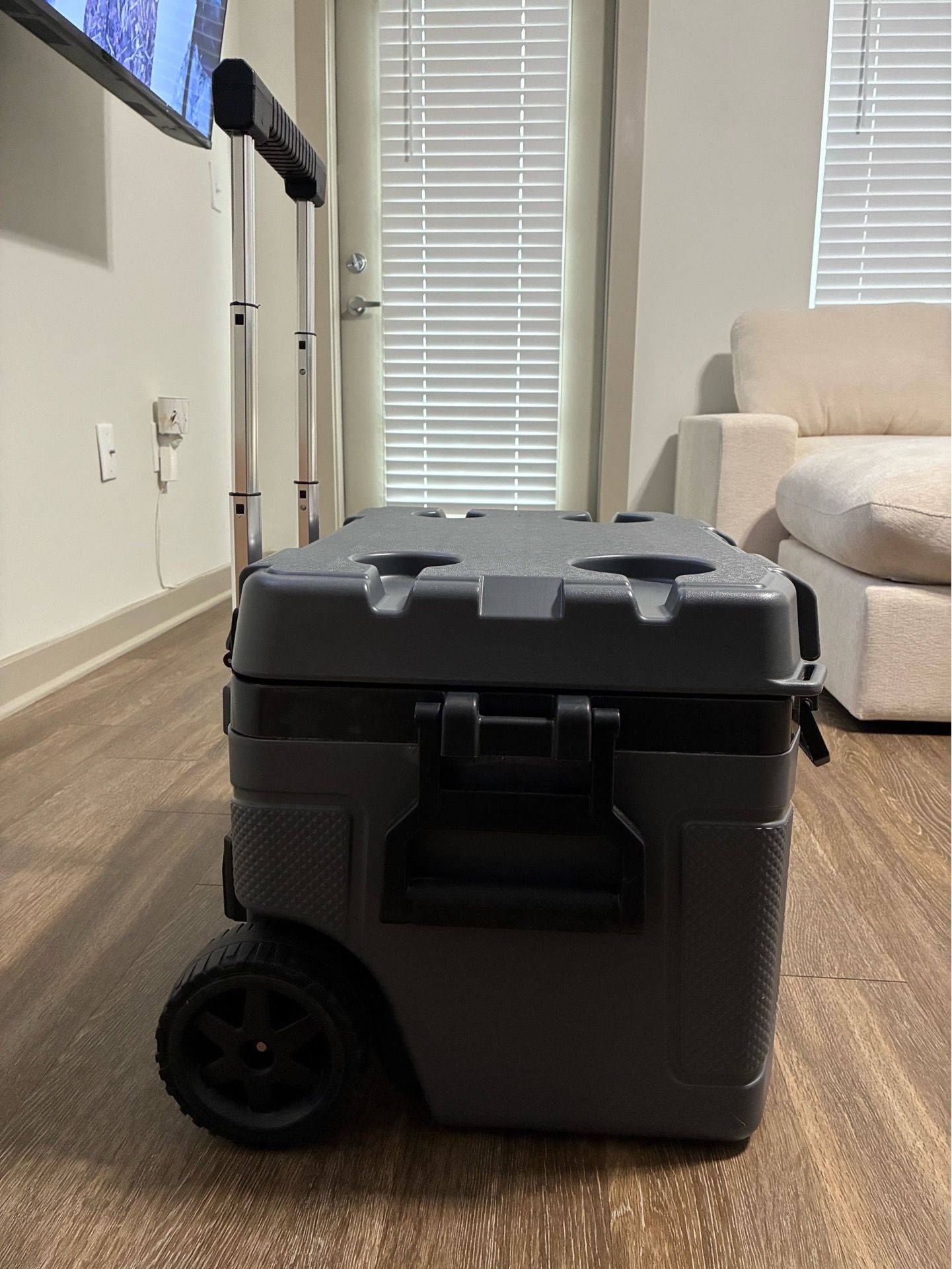 Igloo Trailmate 52 QT Wheeled Cooler UK Carbonite