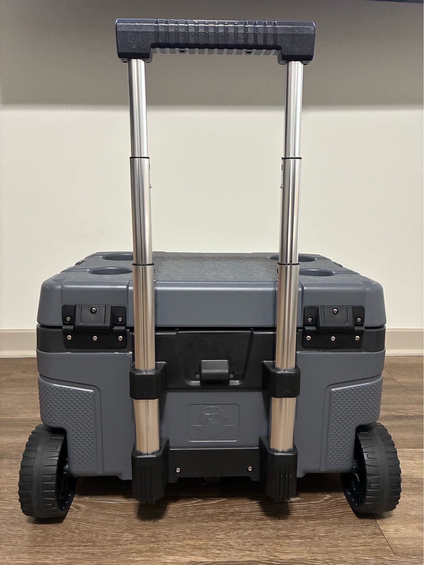 Igloo Trailmate 52 QT Wheeled Cooler UK Carbonite