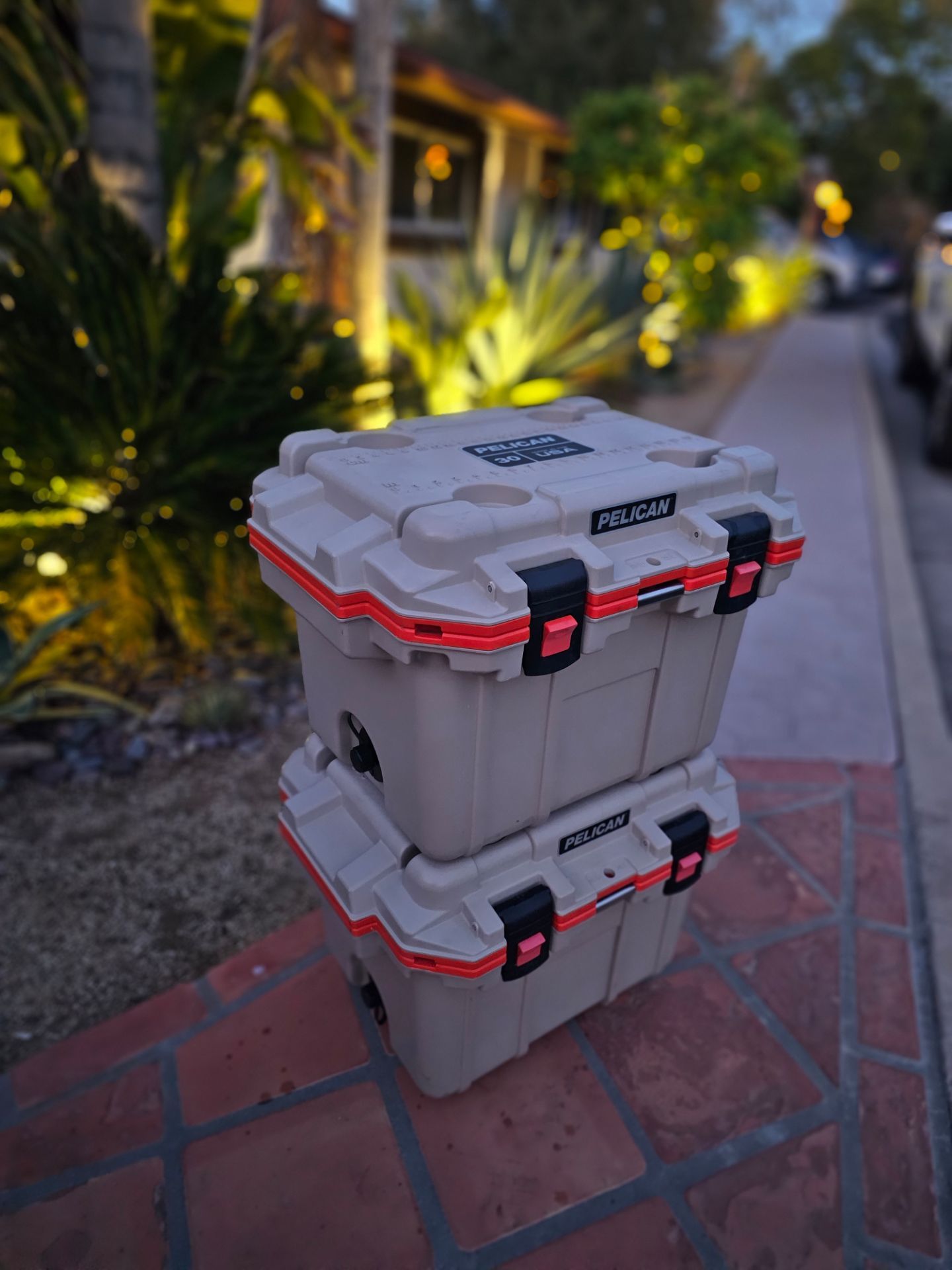 Pelican 30QT Elite Cooler UK Tan Orange