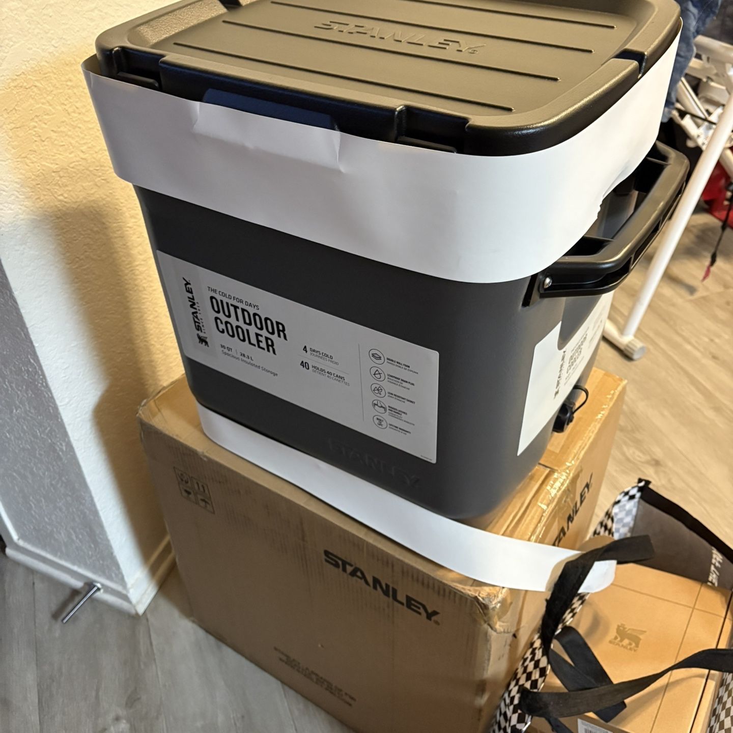 Stanley 30 QT Charcoal Cooler UK Brand New With Box