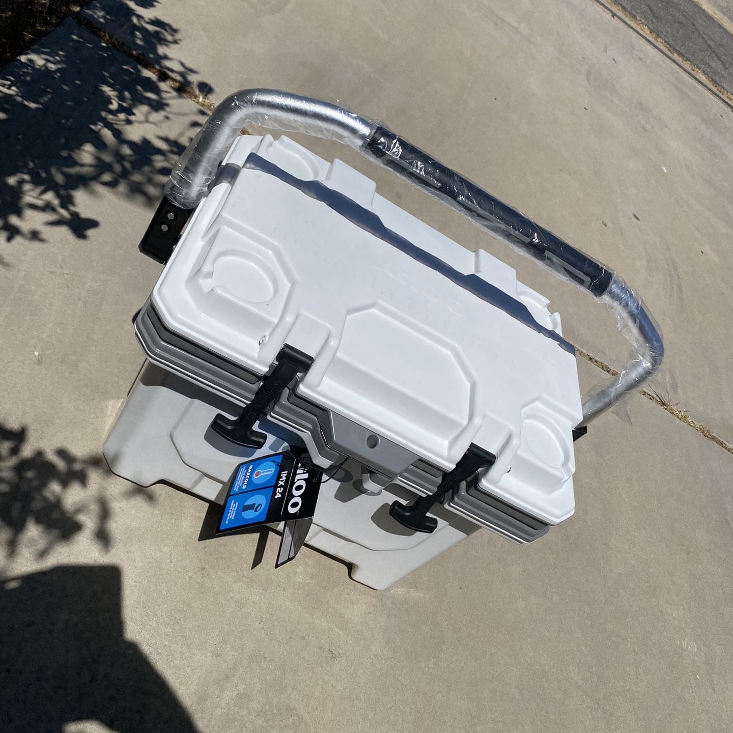 Igloo IMX 24QT Cooler UK White Brand New