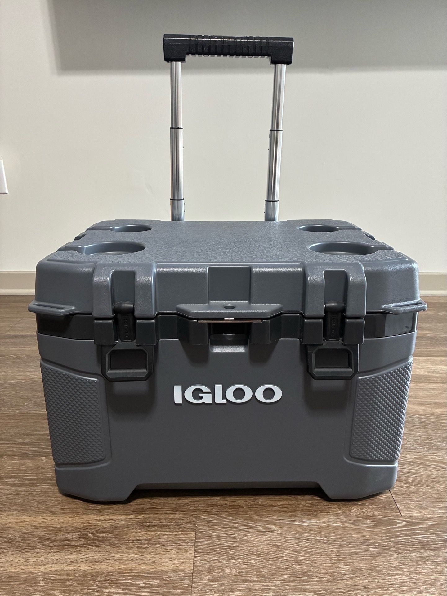 Igloo Trailmate 52 QT Wheeled Cooler UK Carbonite